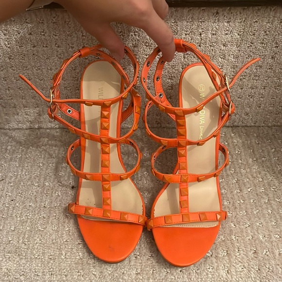 Orange heels - Picture 1 of 4